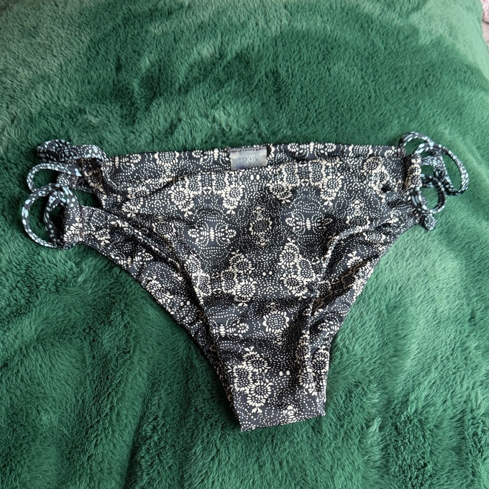 Gypsy land swim bottom